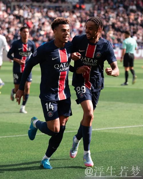 法甲-杜埃梅开二度拉莫斯建功 巴黎6-1大胜圣埃蒂安 法甲-杜埃梅开二度拉莫斯建功 巴黎6-1大胜圣埃蒂安