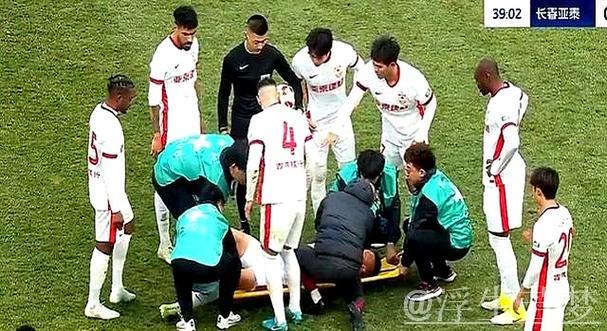 马莱莱传射朱鹏宇进球 亚泰遭遇三连败 马莱莱传射朱鹏宇进球 亚泰遭遇三连败